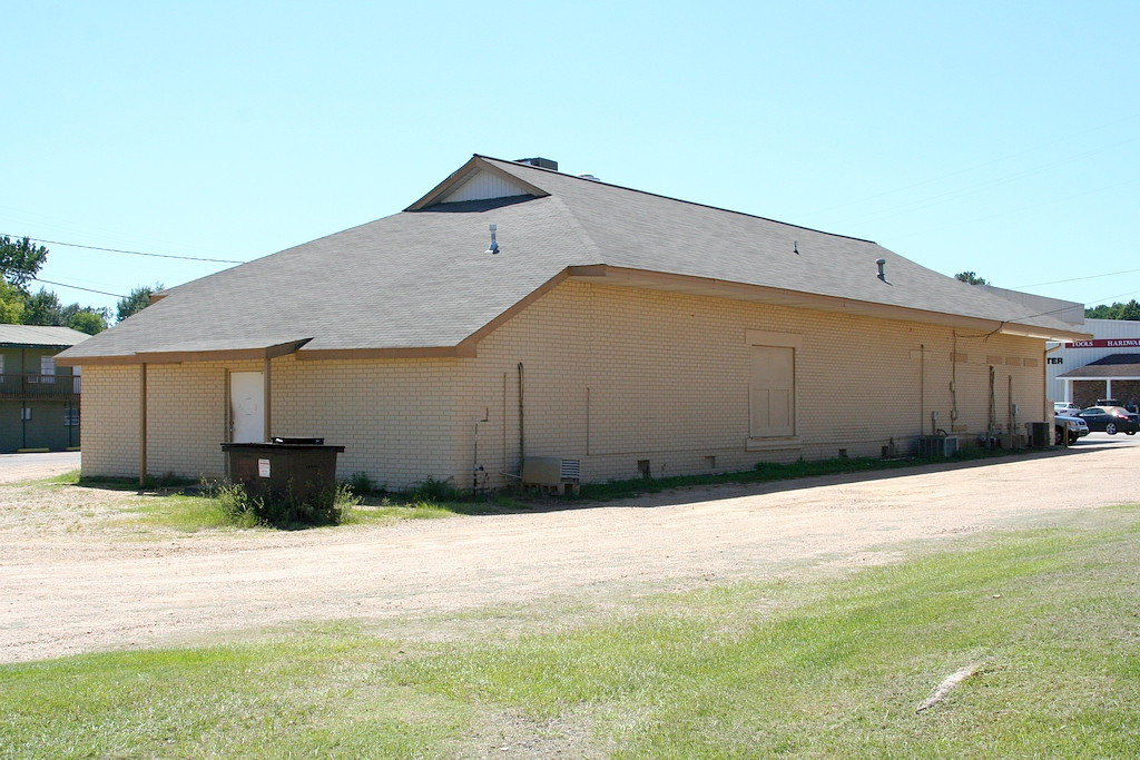 Fernwood, Columbia & Gulf depot now a convenient store