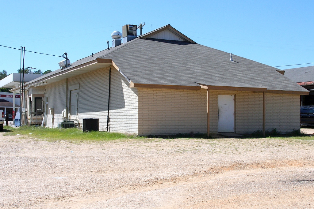 Fernwood, Columbia & Gulf depot now a convenient store