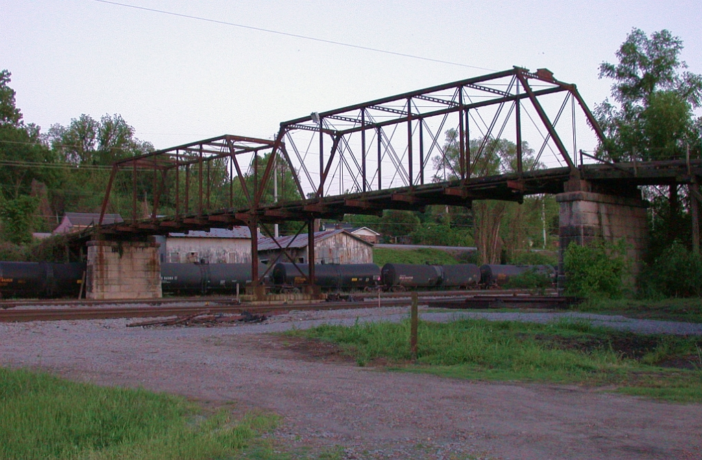 Overpass with an uncertain future