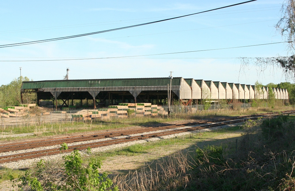 IC car shop now used as storage for lumber