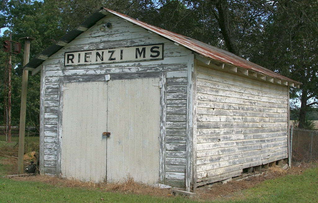 RR structure? Motorcar shed?