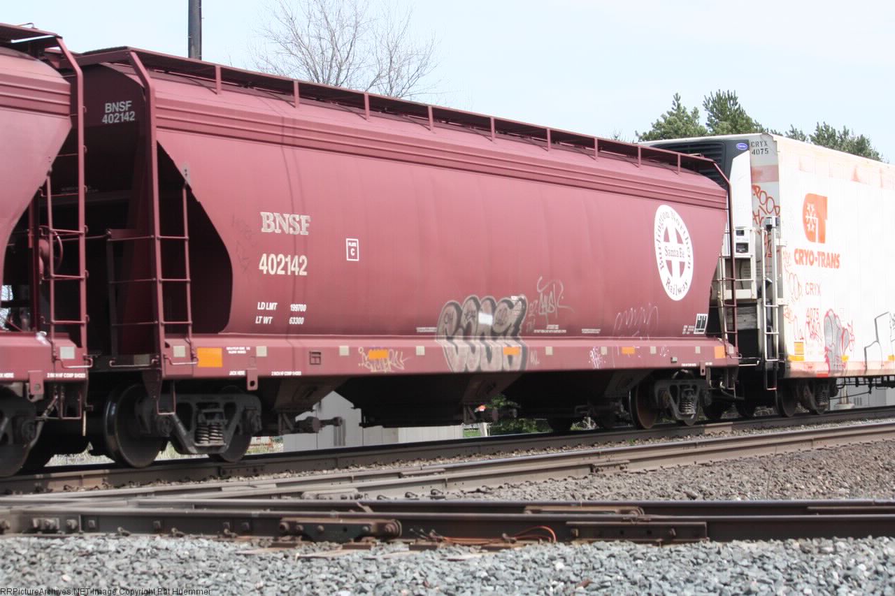 BNSF 402142