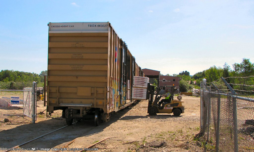TBOX 663027 unloading