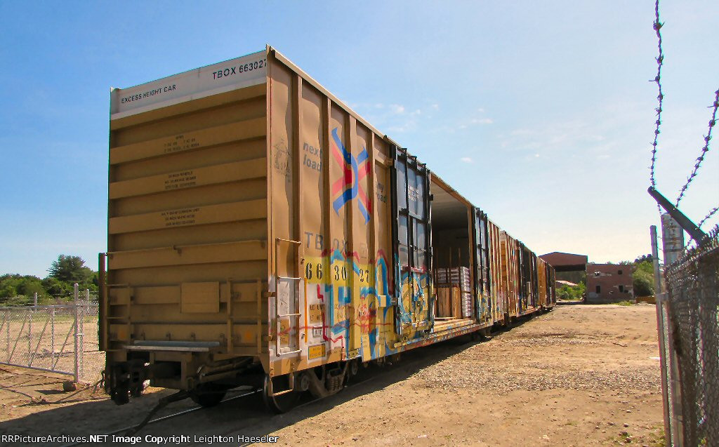 TBOX 663027 unloading
