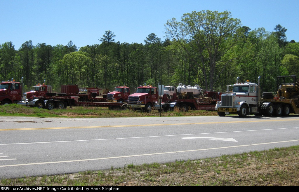 Utilco Mantis crane setup and support equipment for derailment cleanup in 2011 on CSX AWP-WofA 