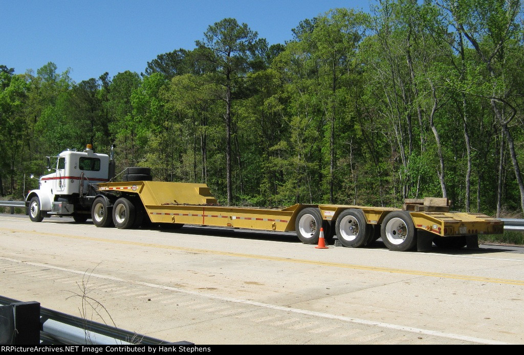 Derailment Services Equipment responding to CSX Derailment on AWP-WofA