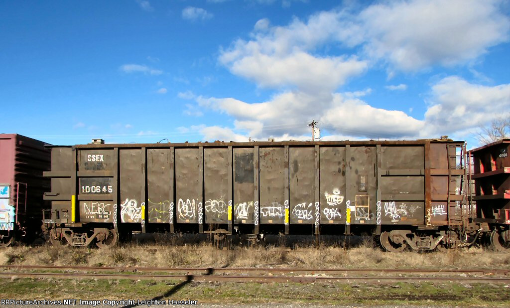 SSEX 100645 (ex-JTSX 100645) loaded