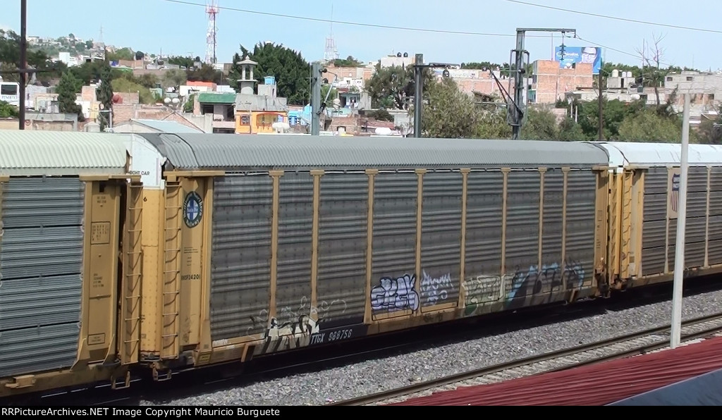 TTGX BNSF Autorack with graffiti