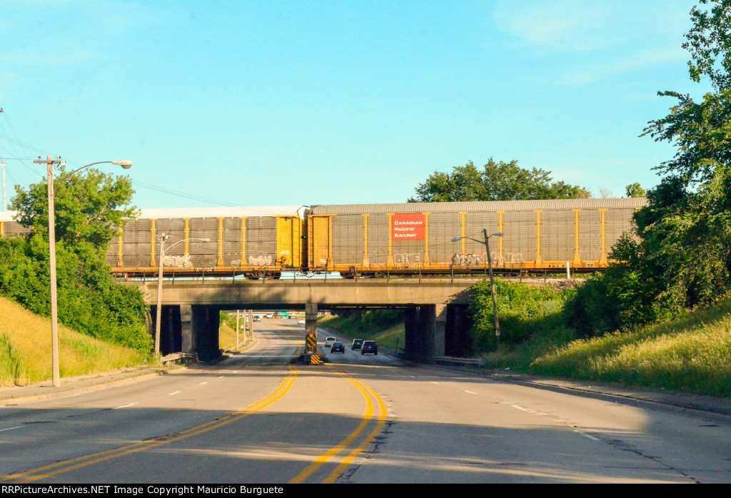 TTGX UP and CP Autoracks