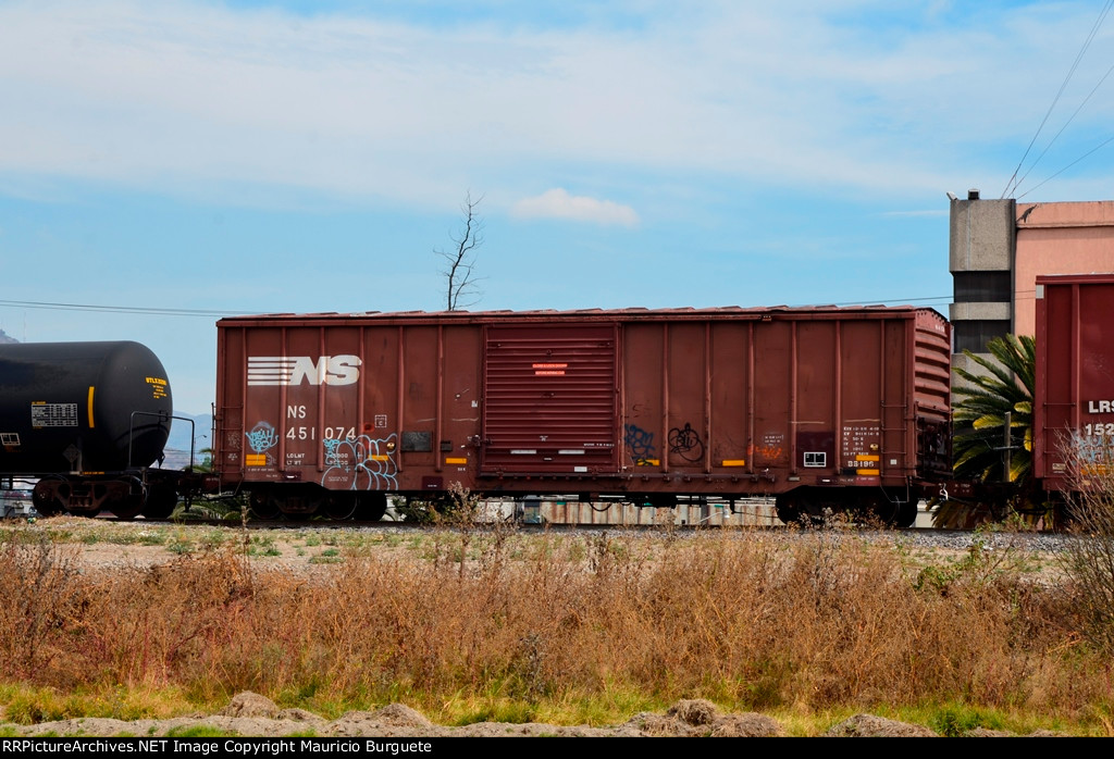 NS Box Car