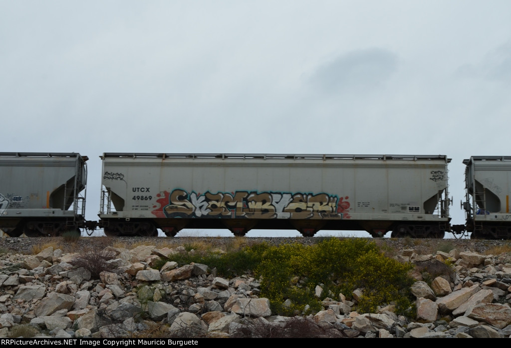 UTCX Covered Hopper with graffiti