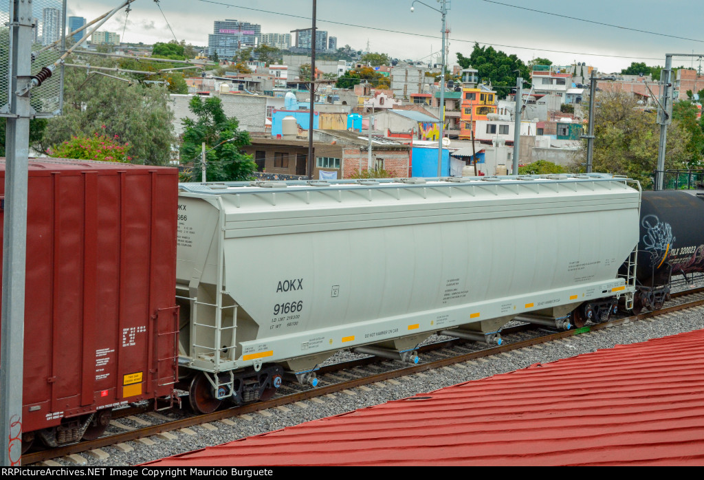 AOKX Covered Hopper