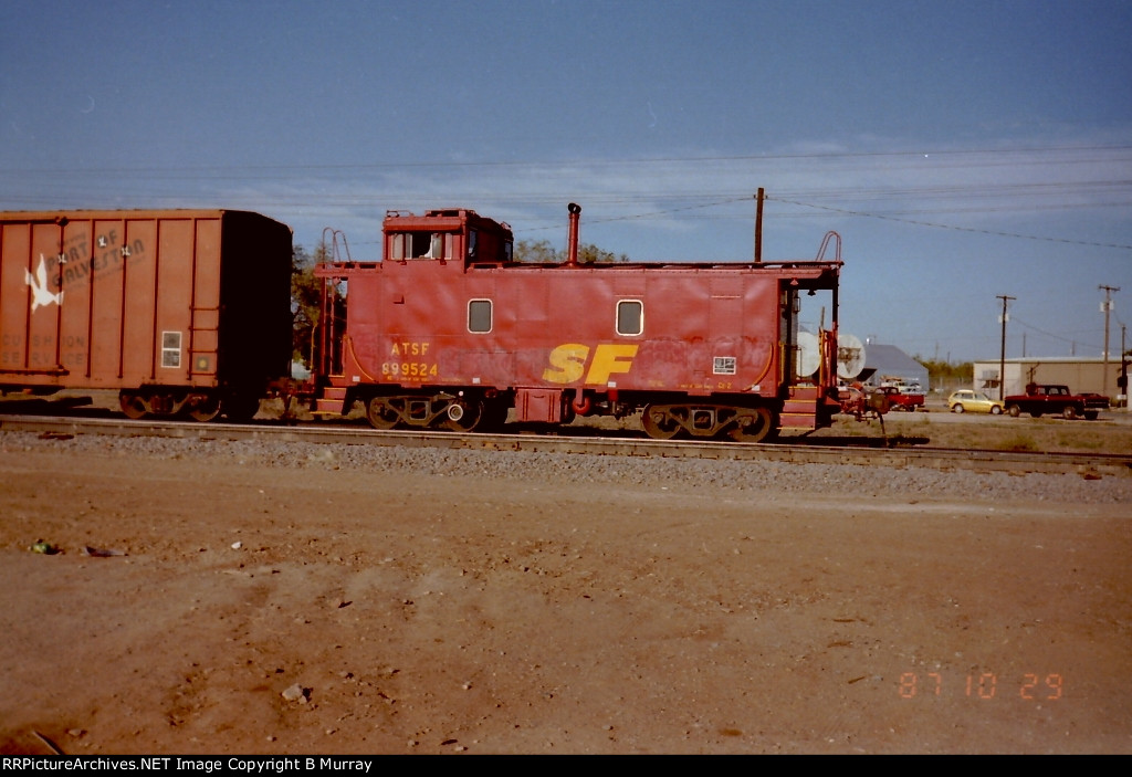 Caboose lettered "SF"