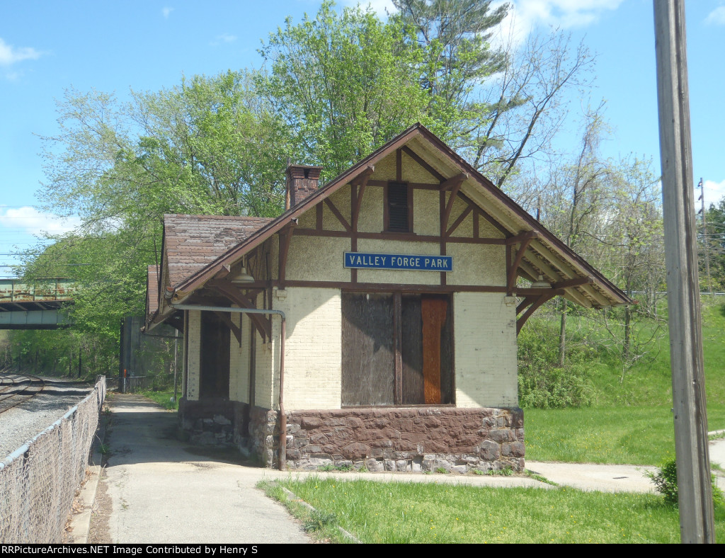 Valley Forge Park station