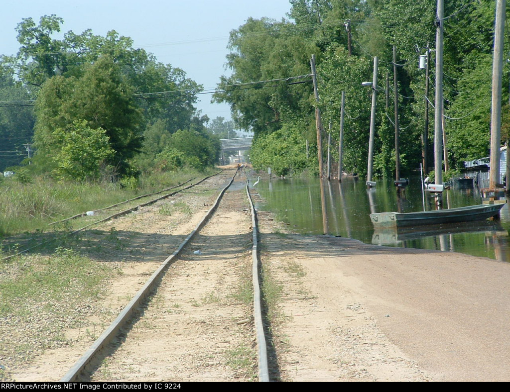 Cemetery siding looking south at Pittman Street