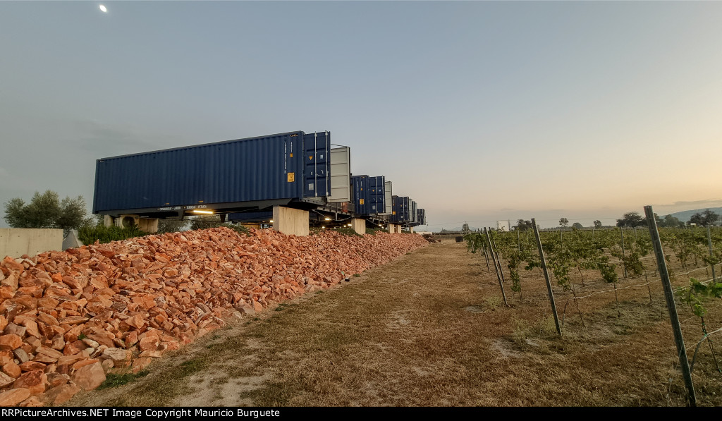 FCBU Containers modified as a Restaurant - Norte B