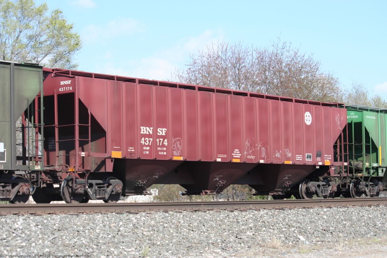 BNSF 437174