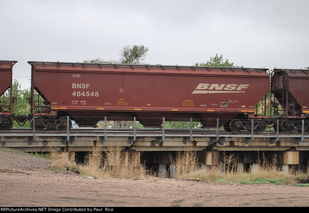 BNSF 484548