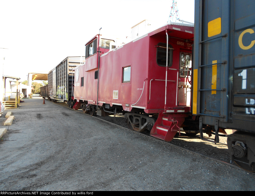 GE Caboose in carshop