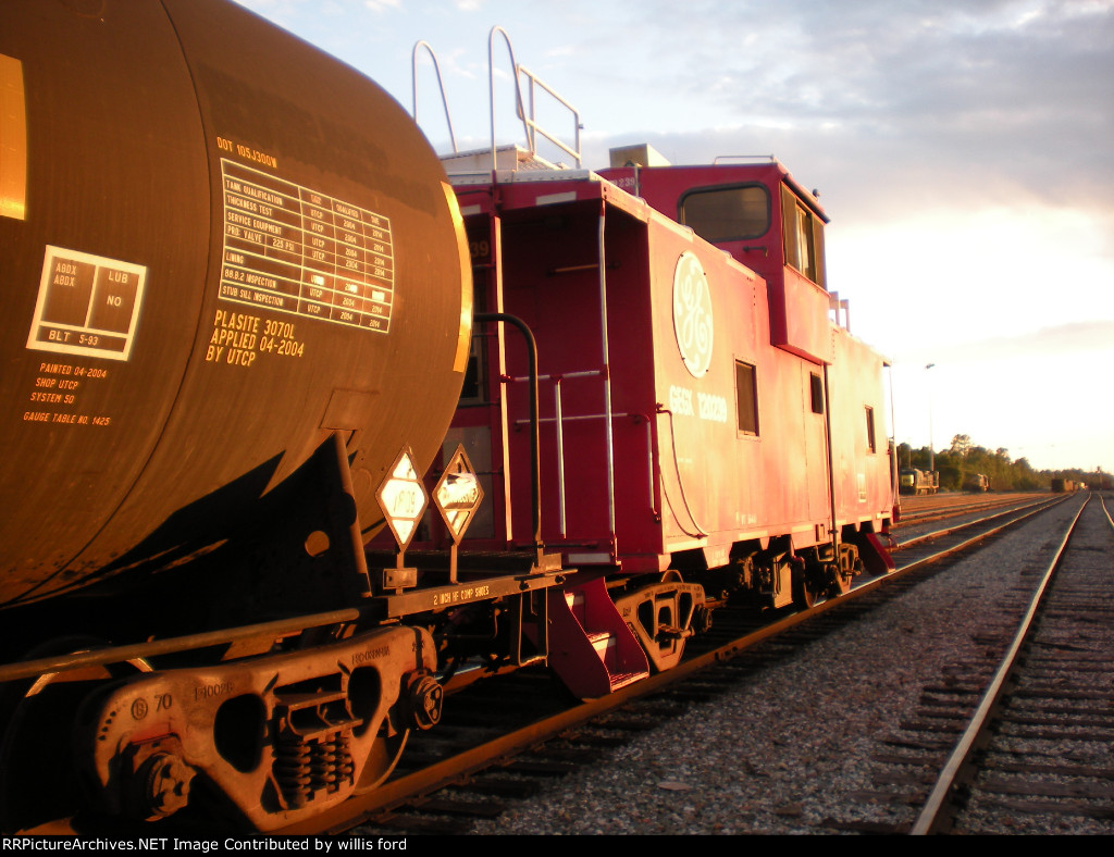 Another pic of the caboose.
