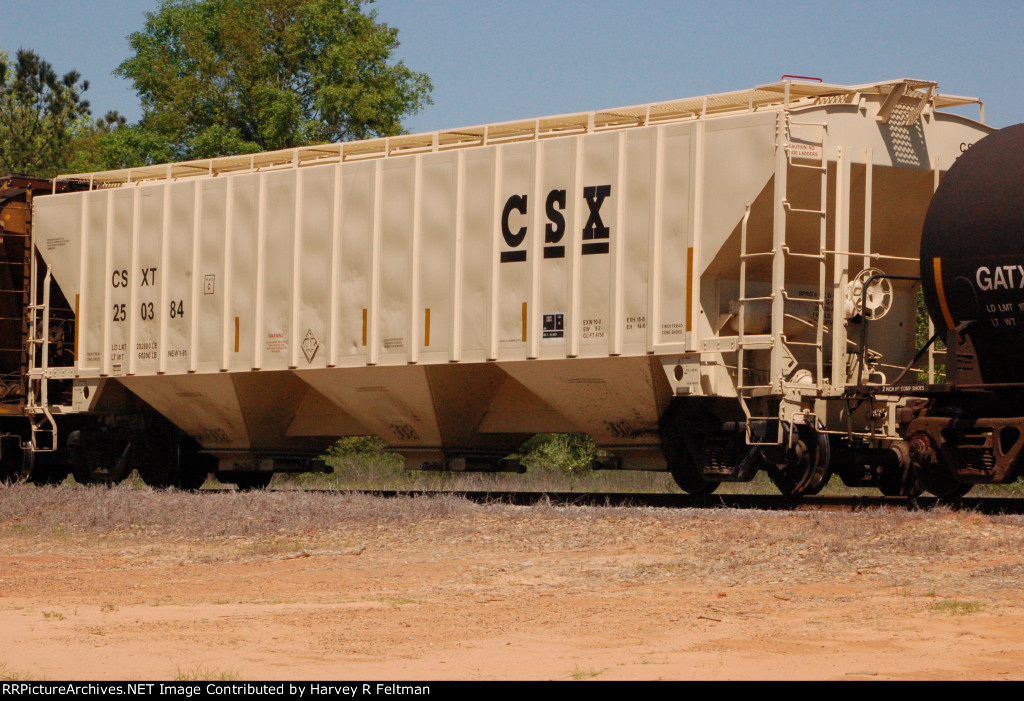 CSXT covered hopper #250384 