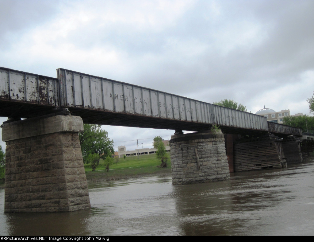 BNSF's Bridge over the Red River Of The North