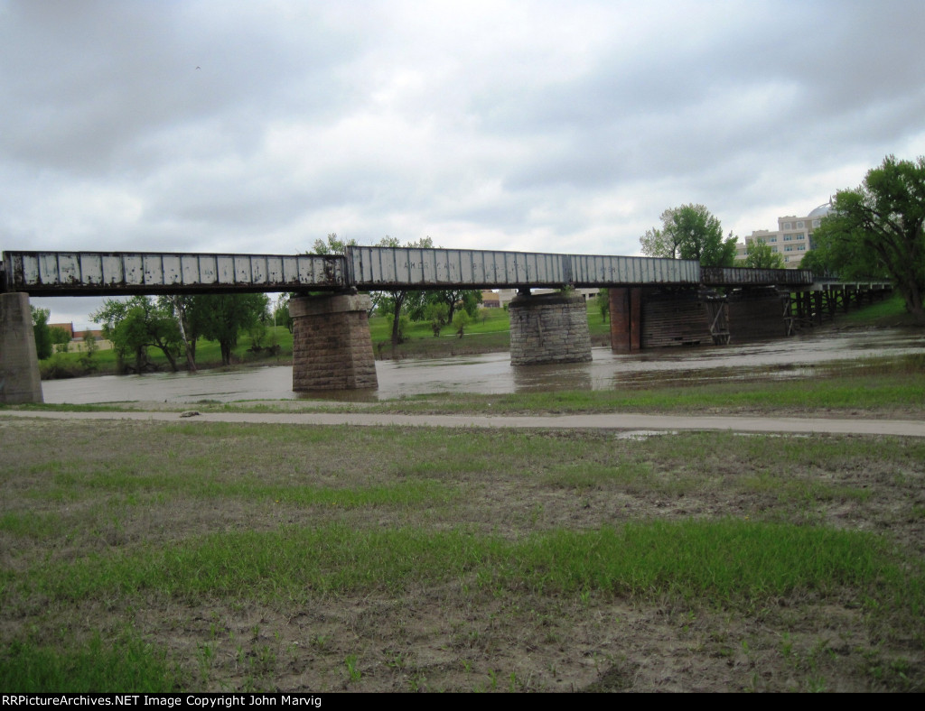BNSF's Bridge over the Red River Of The North