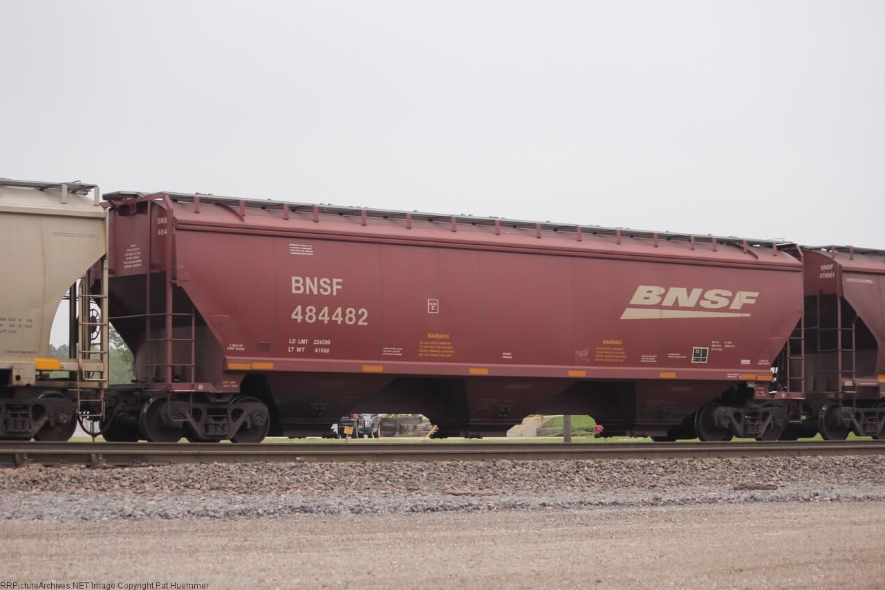 BNSF 484482