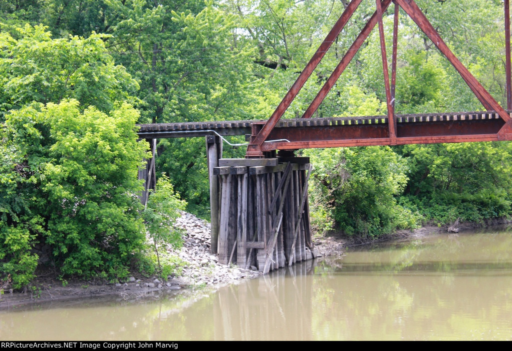 M&STL Bridge over Redwood River