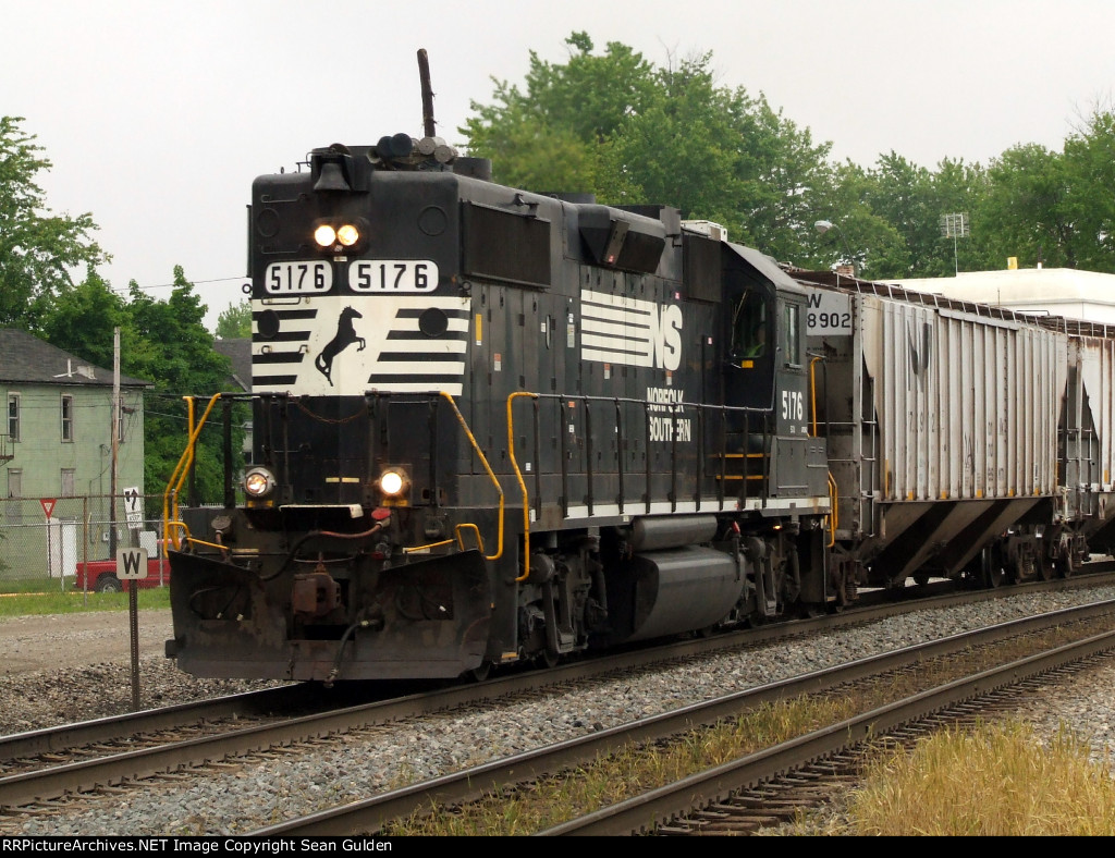 NS EMD GP38-2 5176