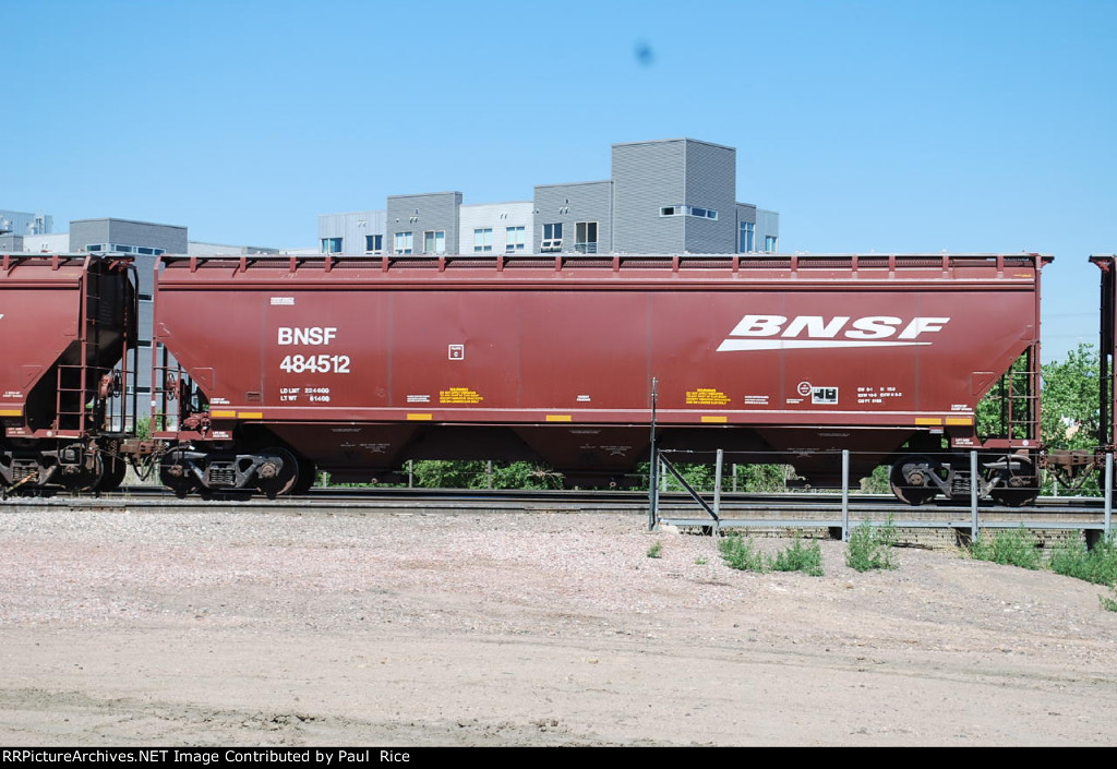 BNSF 484512