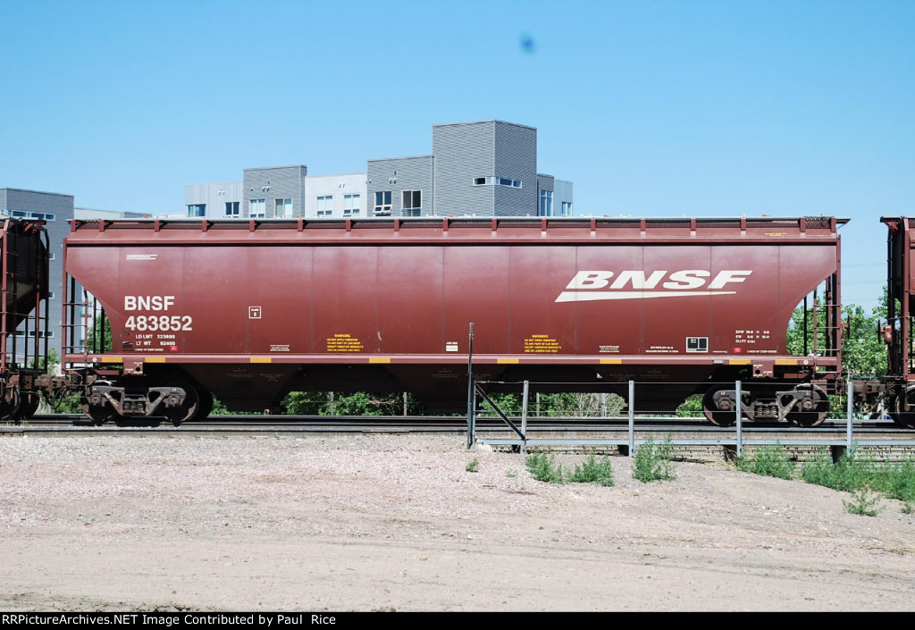 BNSF 483852