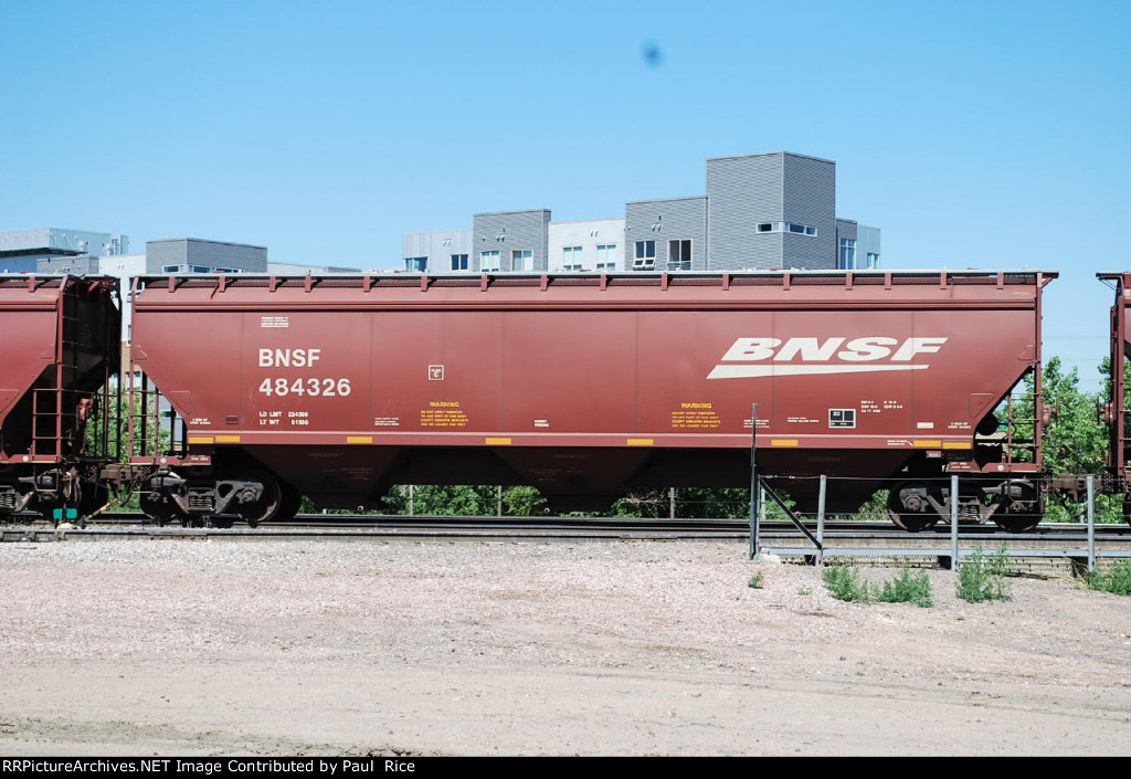 BNSF 484326