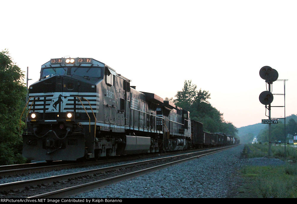 In the last possible light, NS 18G splits the signals just east of Huntingdon