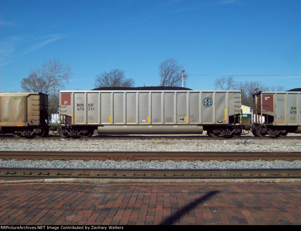 BNSF 670251