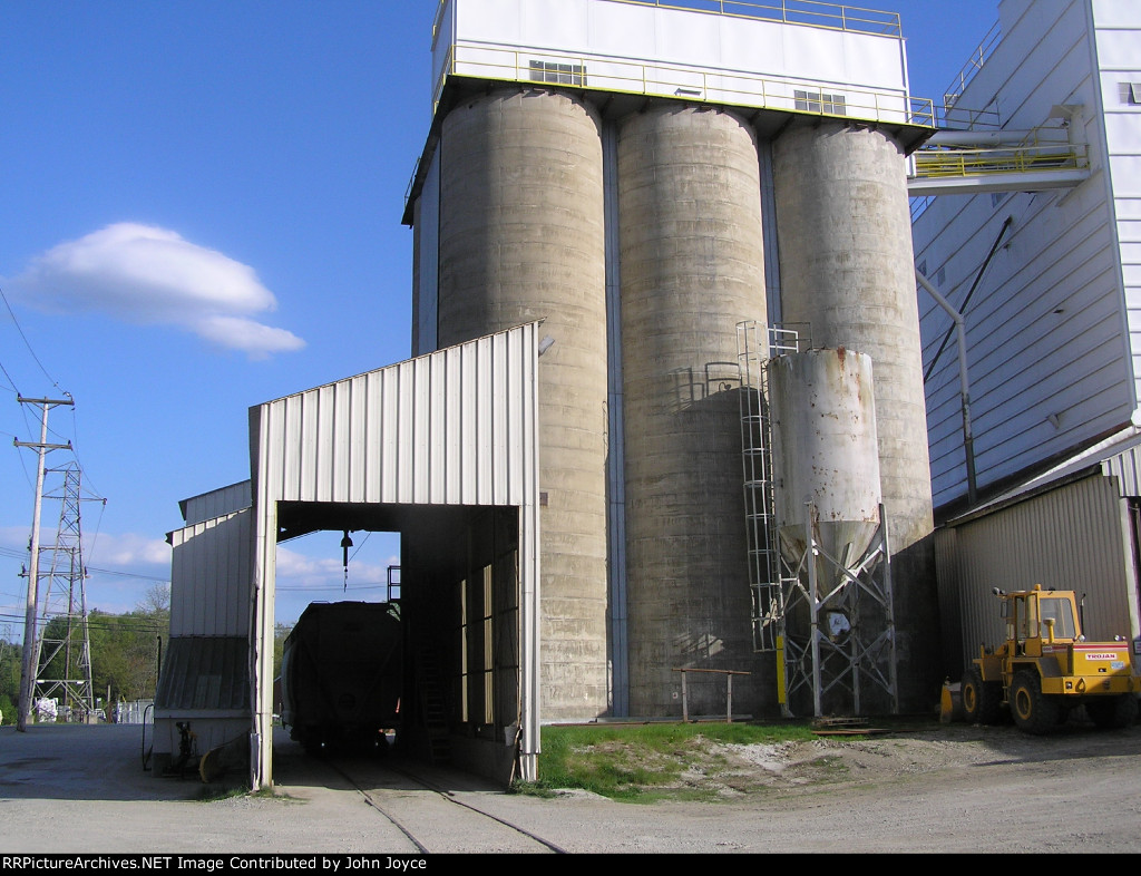 Blue Seal Feeds; Bow, NH