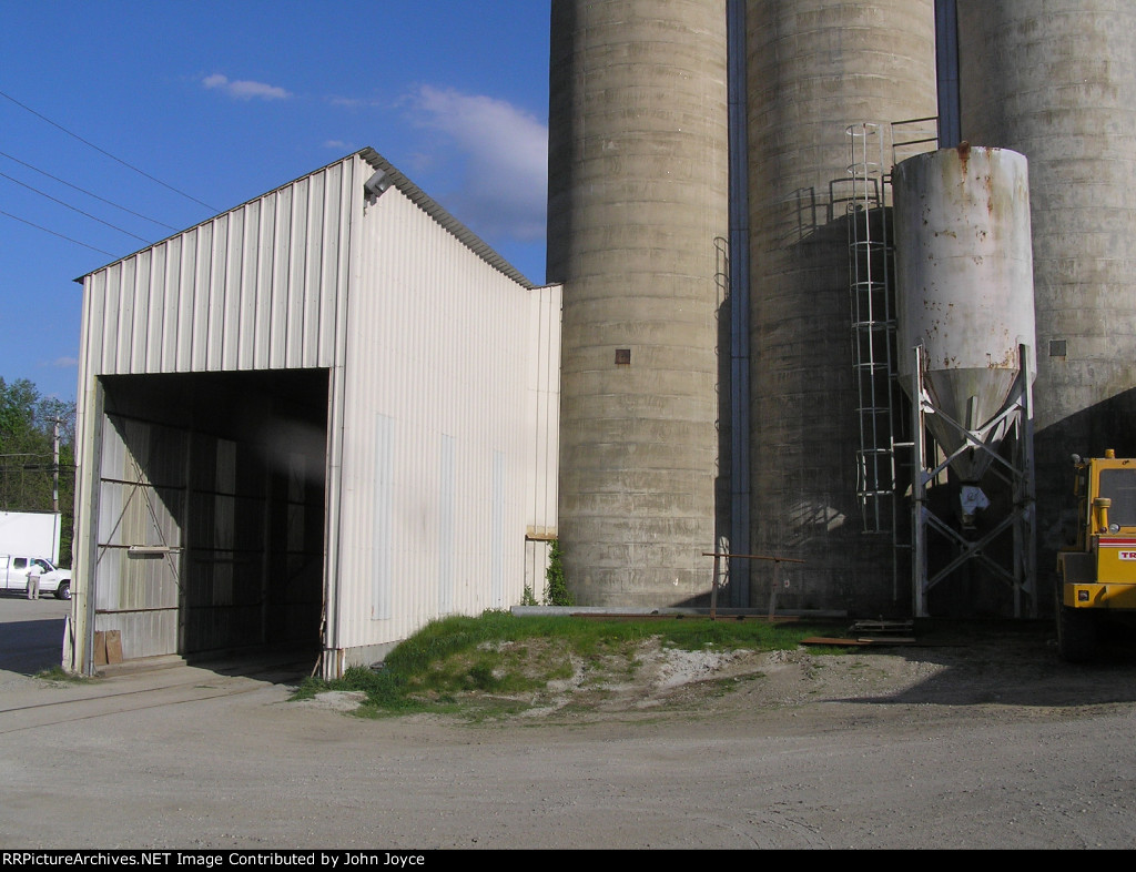 Blue Seal Feeds; Bow, NH