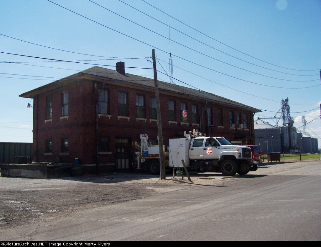 Depot and yard office