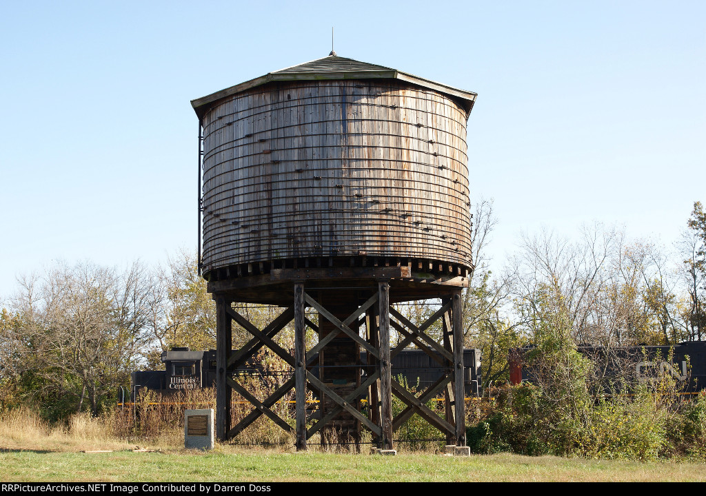 IC 1022 by the old water tank