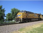 UP 7758 leads a Stack into Global Three