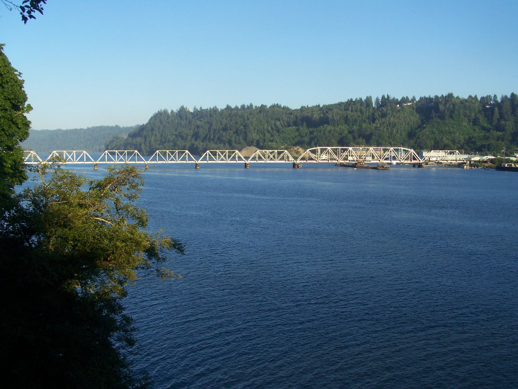 Umpqua River Swing Bridge