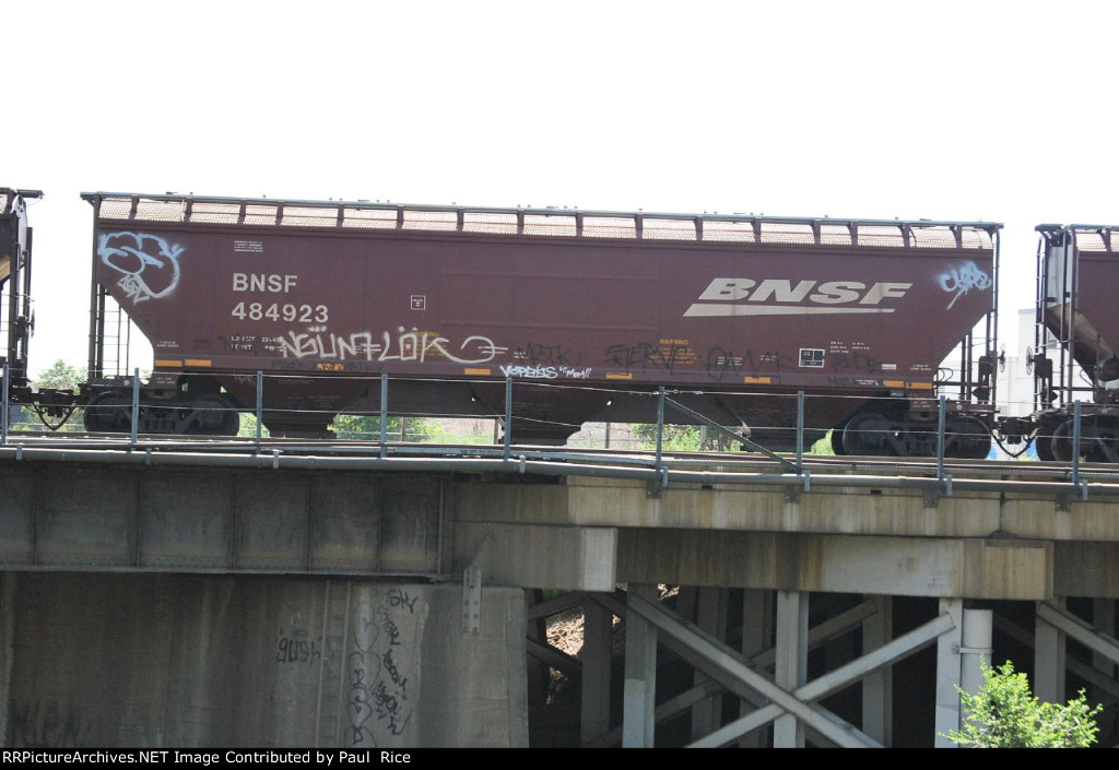 BNSF 484923