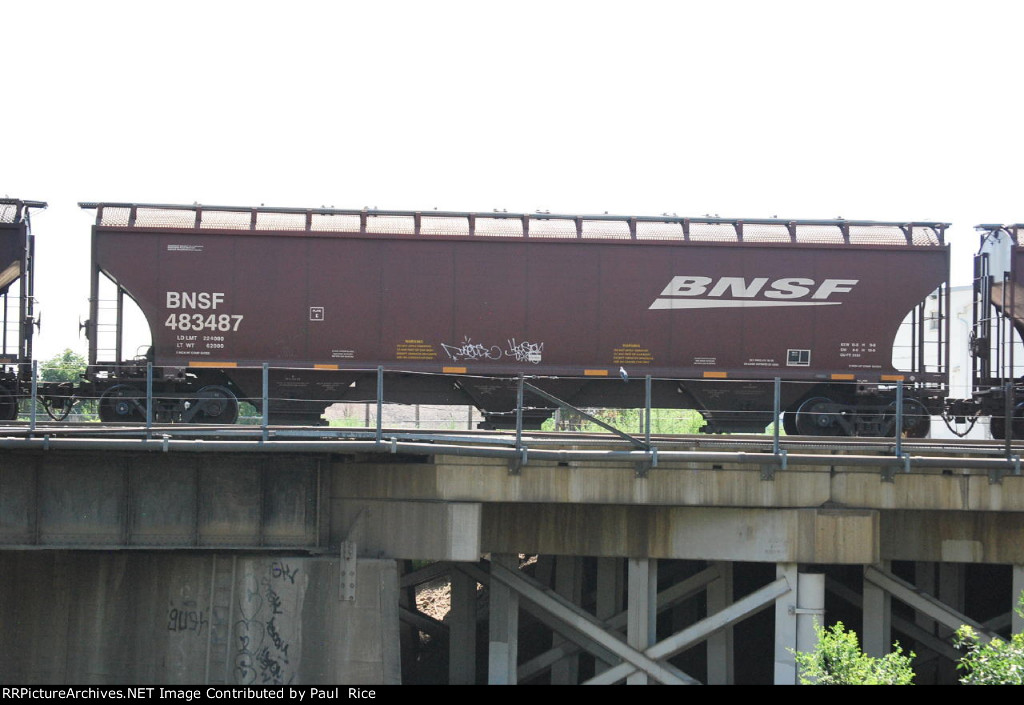 BNSF 483487