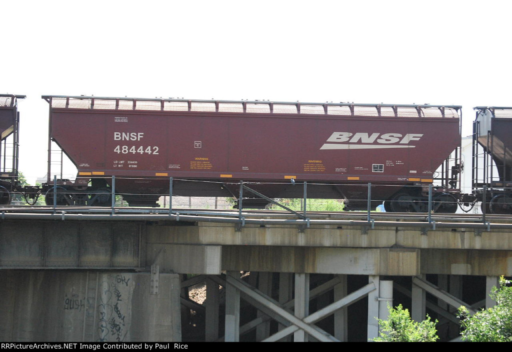 BNSF 484442