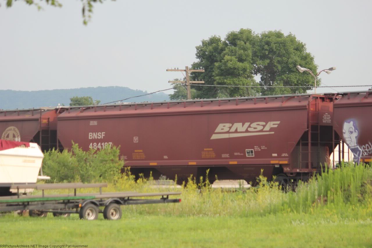 BNSF 484187