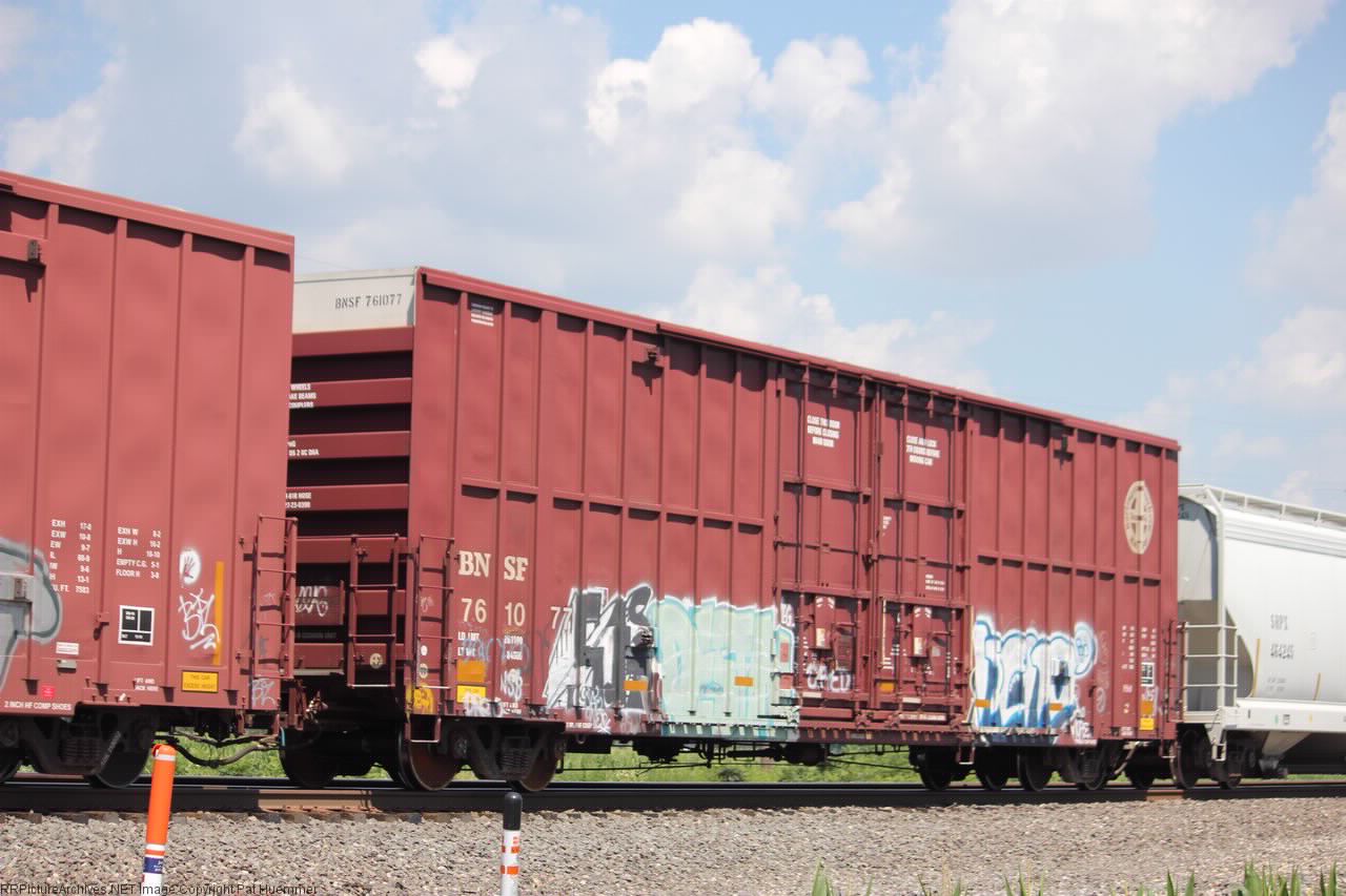 BNSF 761077