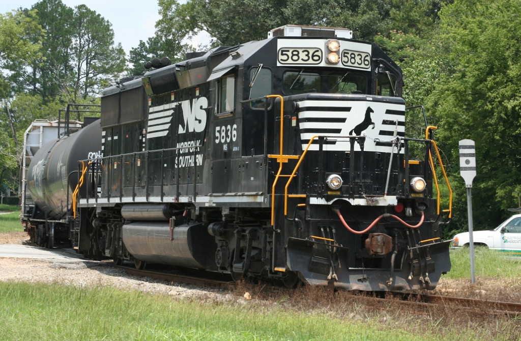 NS 5836 on its way to switch industries