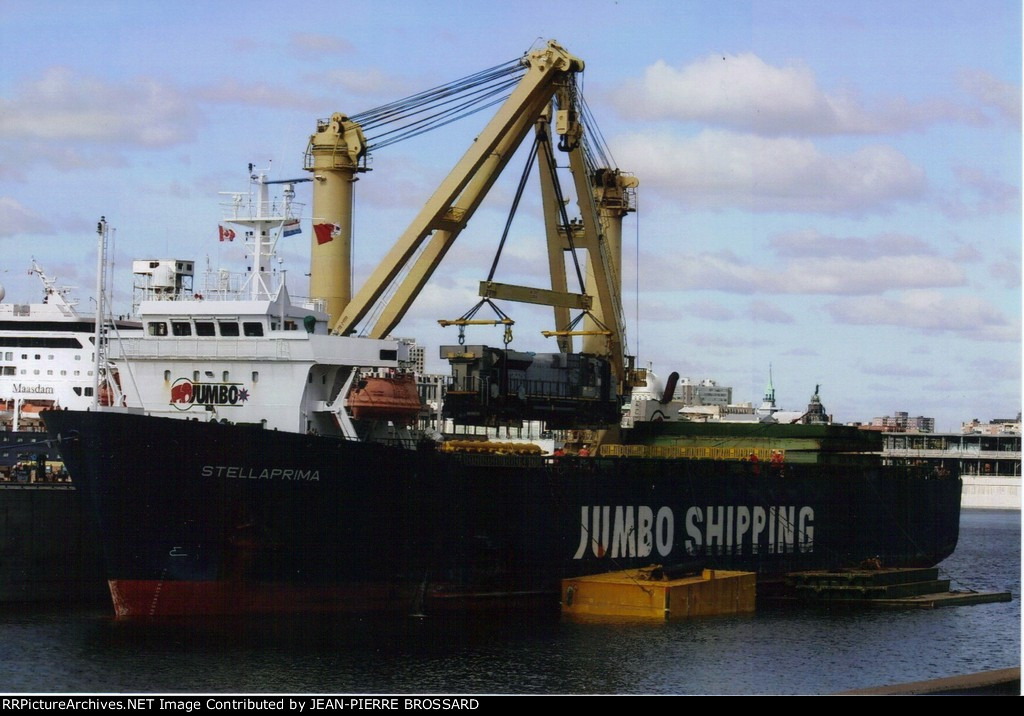 Shipping GM locos by boat