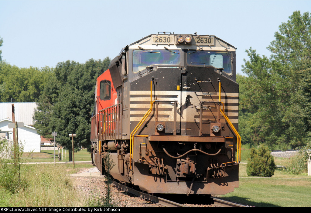 The Nose of a Very Dirty Trailing NS Unit. Do Not See These Every Day Out Here!