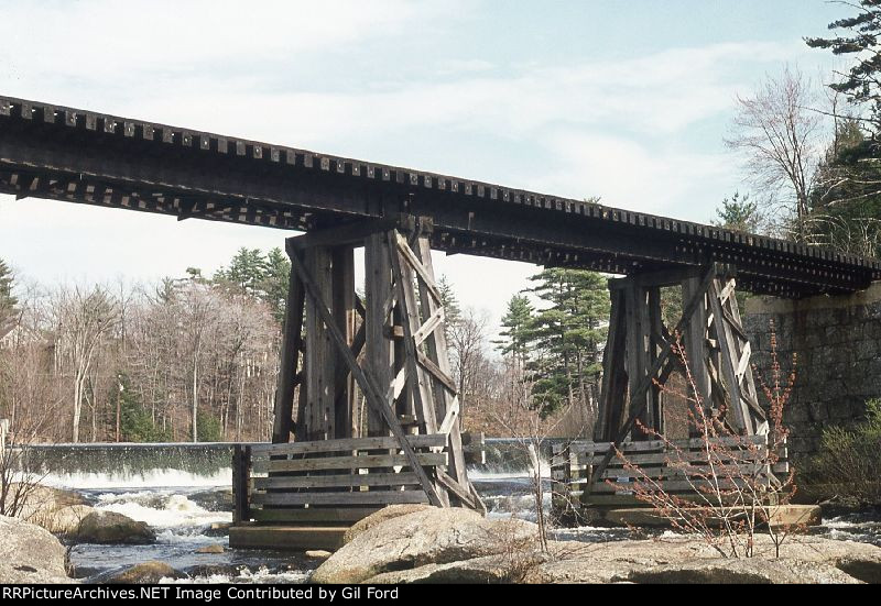 B&M Trestle